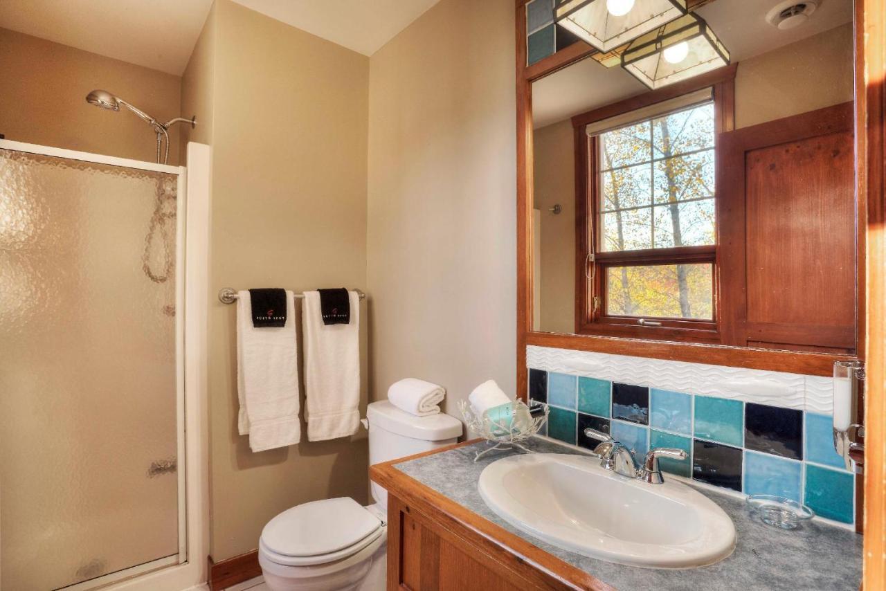 Hébergement de vacances Les Eaux - 2bdrs W Pool & Hot Tub Near Village 5 *